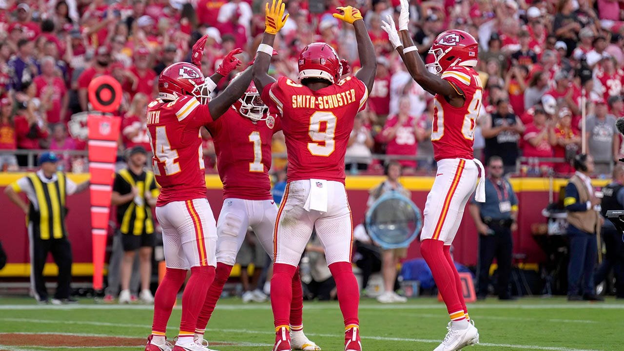 NFL Week 4 2025 scores: Chiefs make statement, Giants get first win
