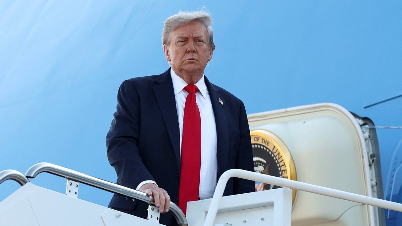 White House prepares mass layoffs for potential federal shutdown in October