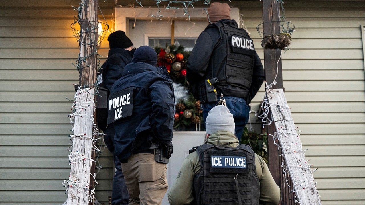 Federal judge rules ICE violated consent decree in warrantless arrests