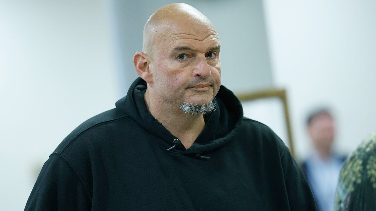 Sen. John Fetterman congratulates Trump on ‘historic’ Israel-Hamas peace plan