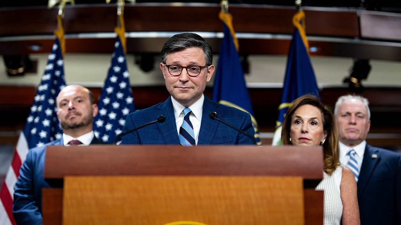 House Republicans show rare unity as shutdown drags into next week