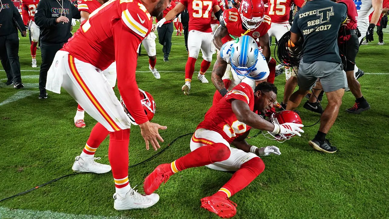 Lions, Chiefs players brawl after hard-fought game